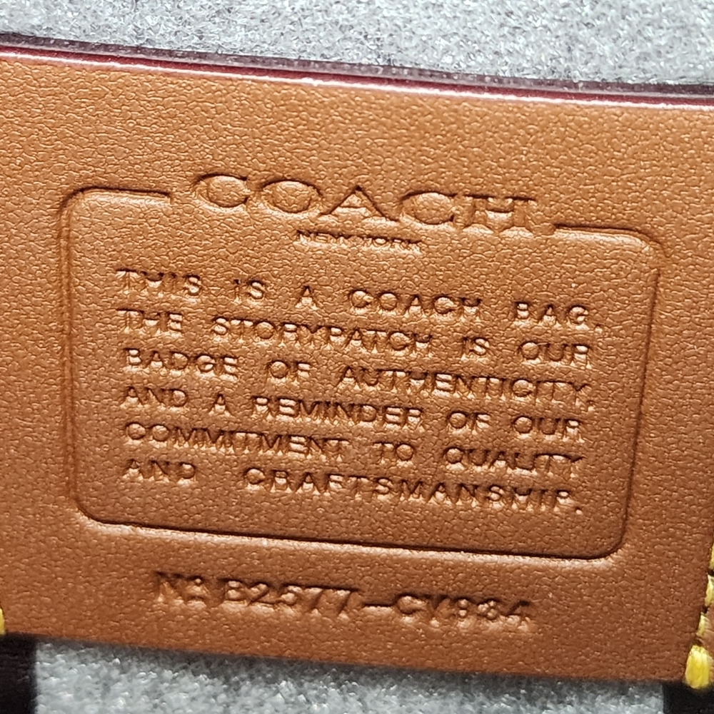 COACH Teri Shoulder Bag, black/gold - Picture 9 of 9